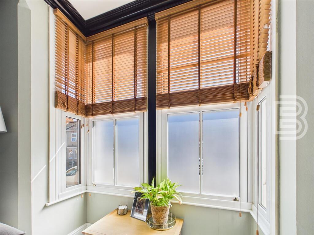 House in Rugby, Warwickshire - More