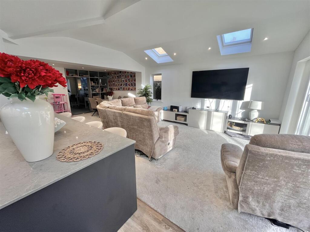 Alveston Drive, Wilmslow photo 3
