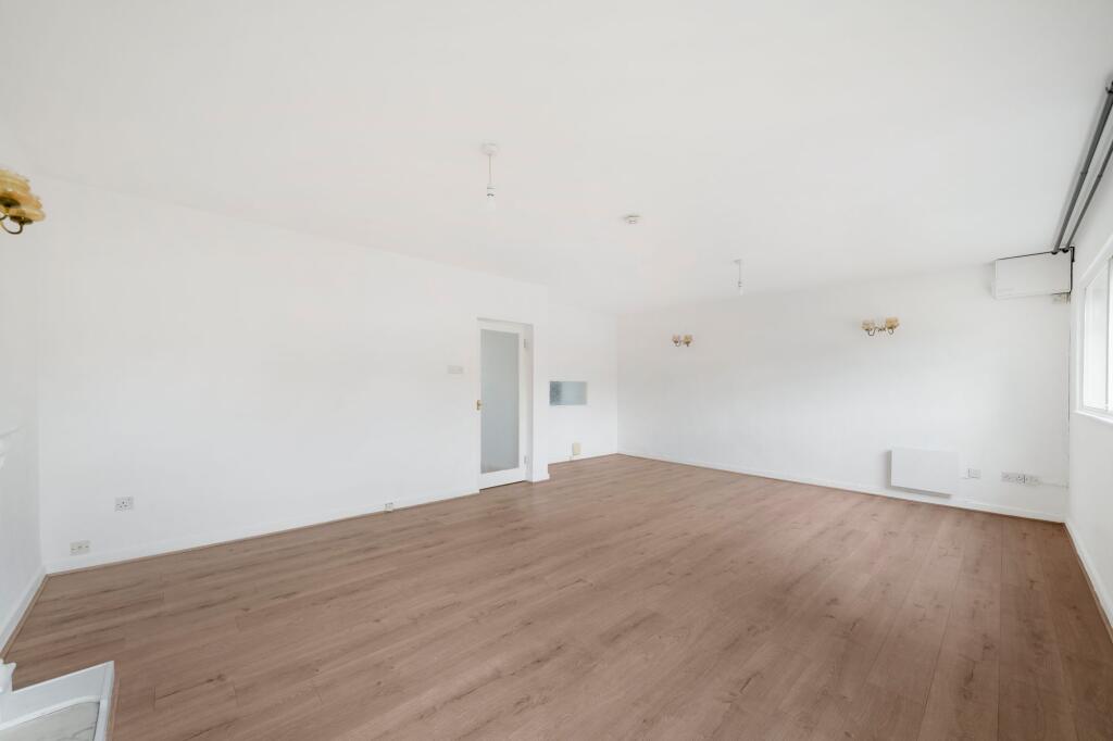 Balmore Crescent, Barnet, EN4 photo 4