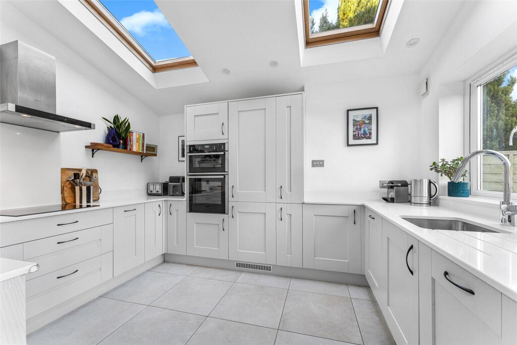St Marys Road, Adderbury, Banbury, Oxfordshire, OX17 photo 4