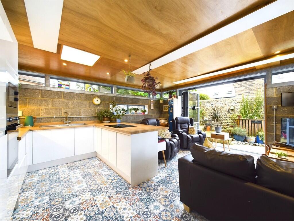 House in Worthing, West Sussex - View 2