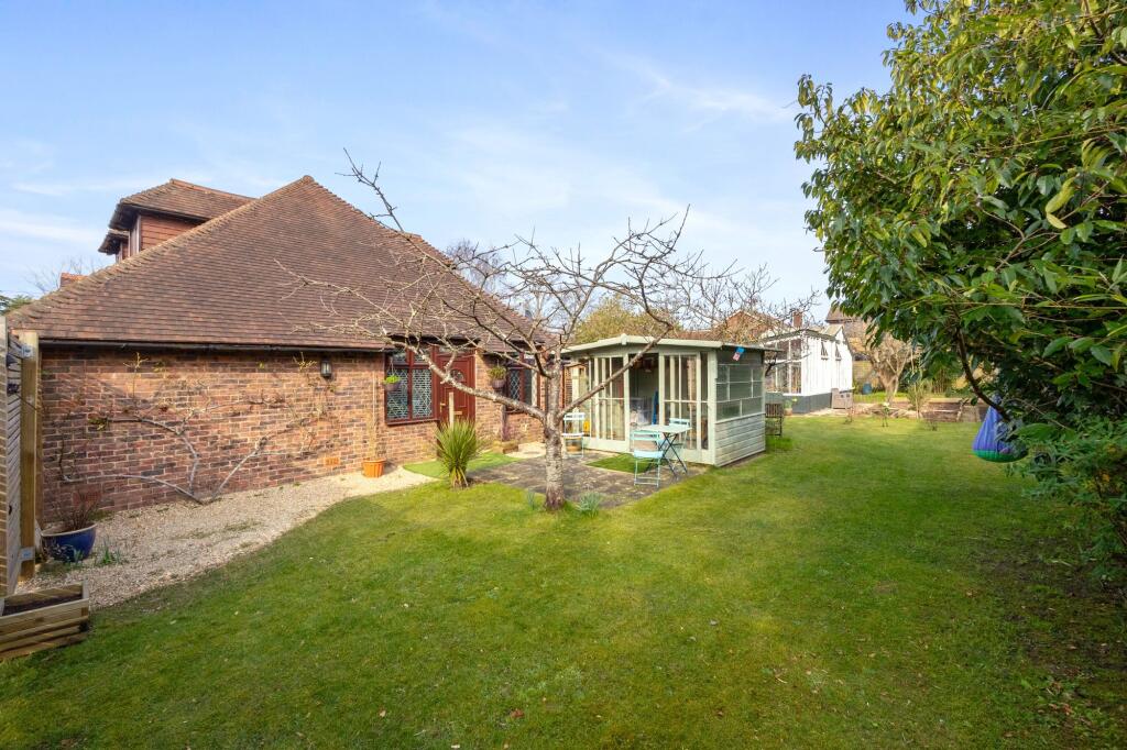 Deanland Road, Balcombe, RH17 photo 4