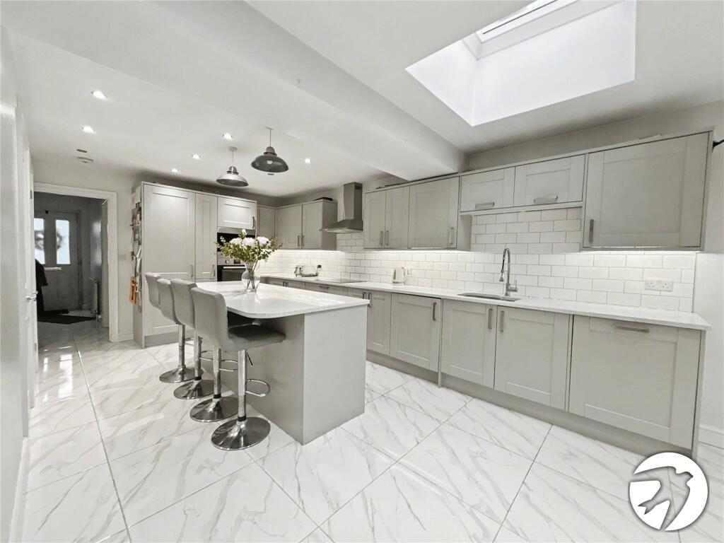 House in Sidcup, Blackfen - More
