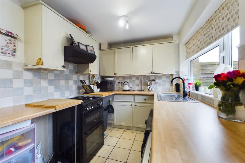 Browning Close, Thatcham, Berkshire, RG18 - View 4