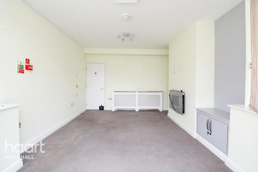 House in Ashfield, Eastfield Side, Dalestorth - View 3