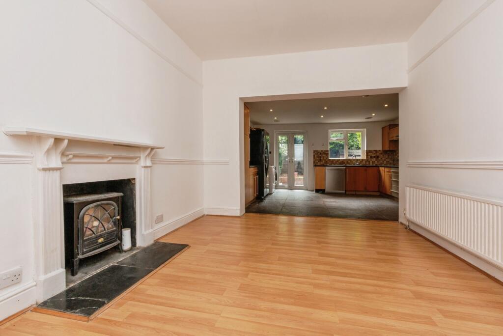 House in Surrey Heath, Surrey - View 4