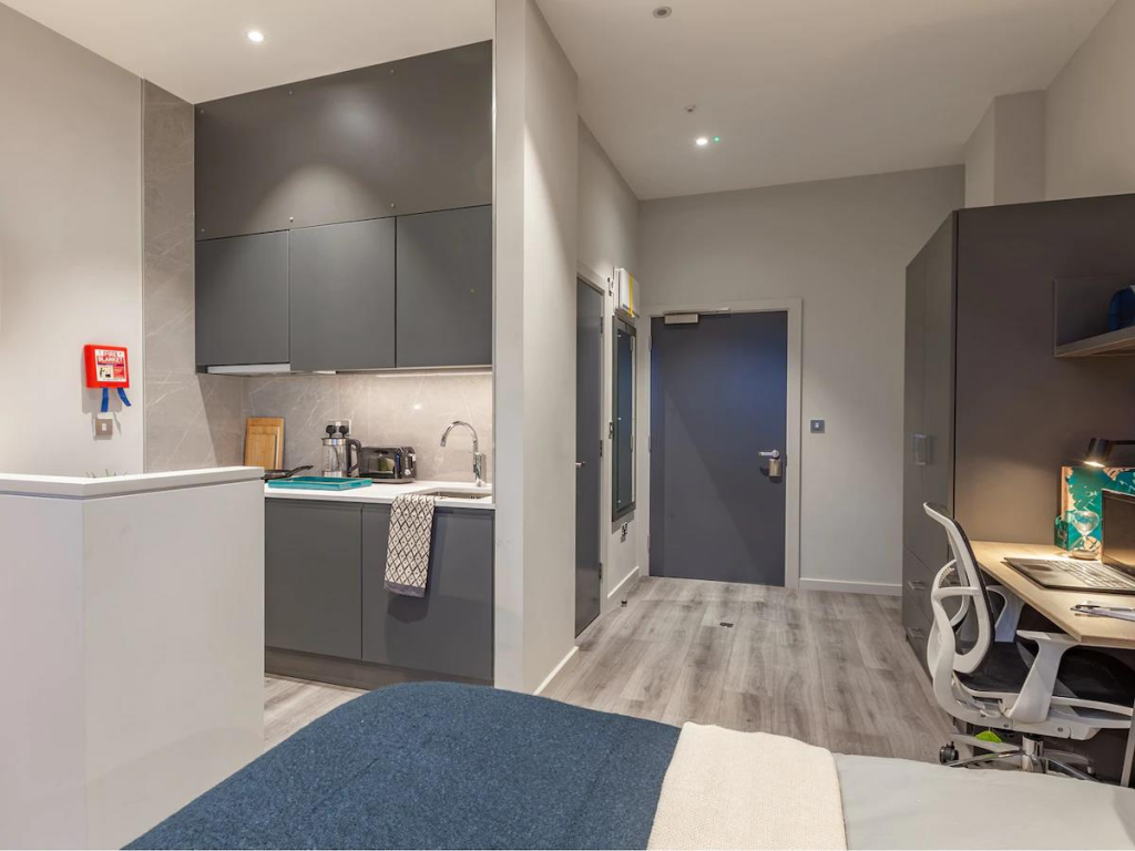Studio flat for rent