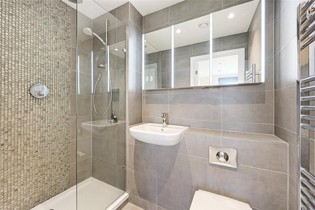 Apartment in London - More