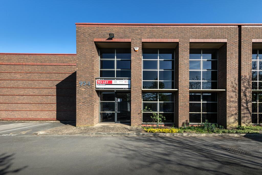 2025- 954 Yeovil Road - STE - 226988.jpg