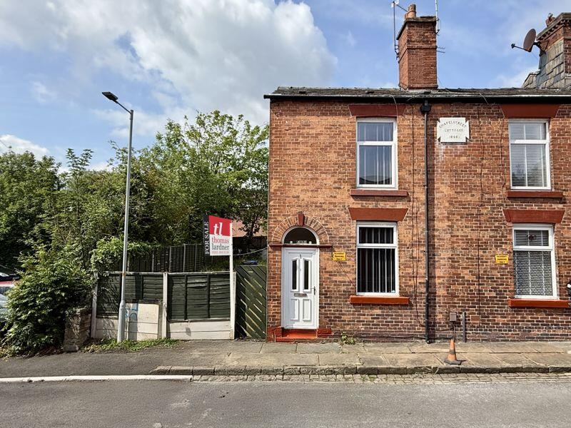 2-bed terraced on Chapel Street , Woodley, £200,000