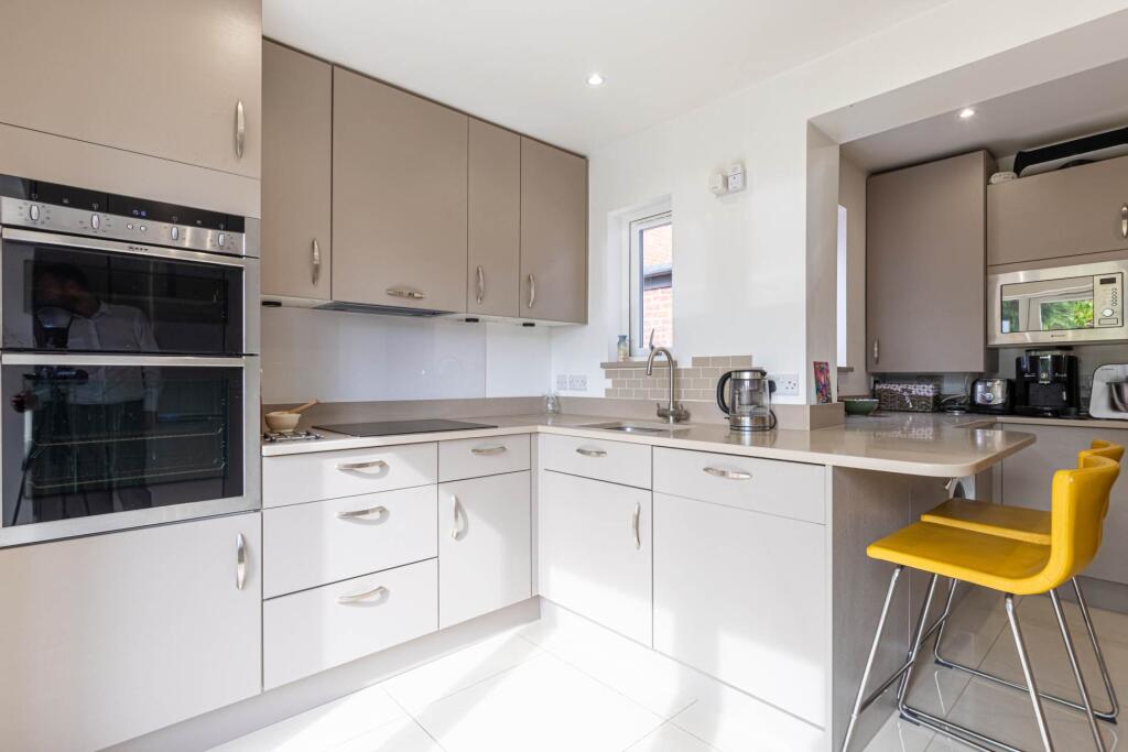 House in Reading, Caversham - More