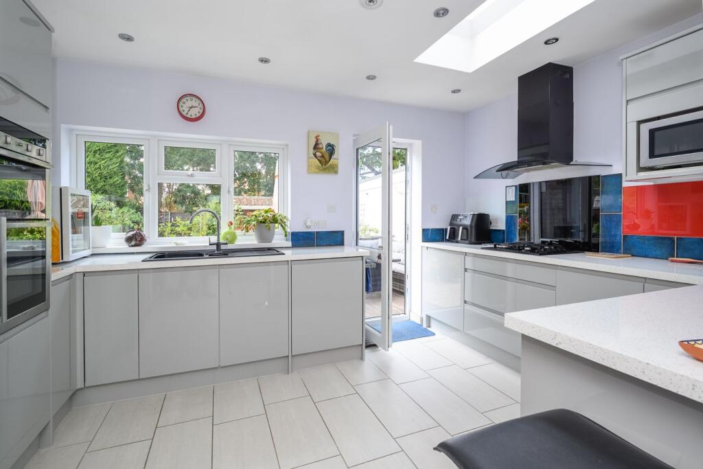House in Walton-on-Thames, Surrey - View 2