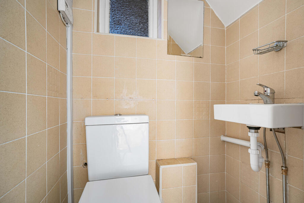 House in London, Greenhill, Wealdstone - View 4