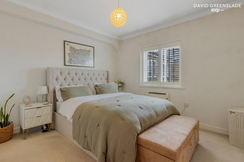 Apartment in London - More