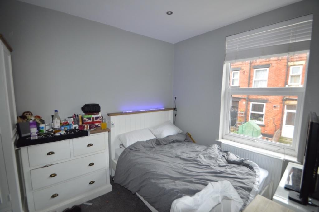 6 bedroom terraced house for rent