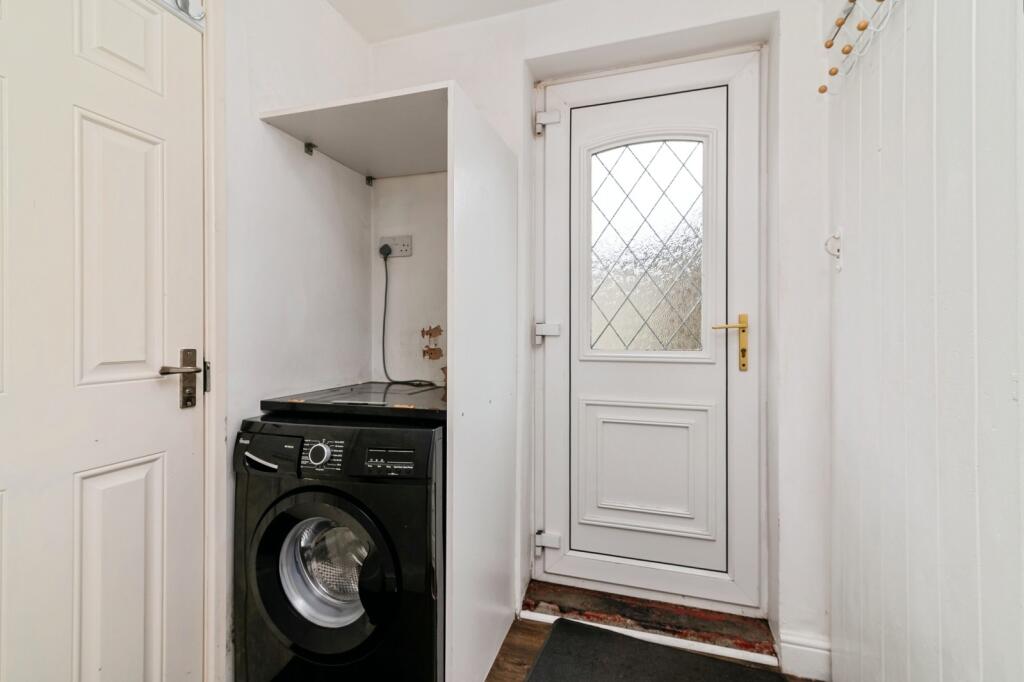 Avebury Close, Clifton, Nottingham, NG11 - View 5