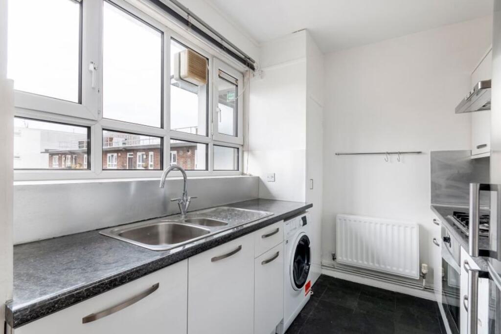 Main image of property: Fineran Ct, St Johns Hill, SW11