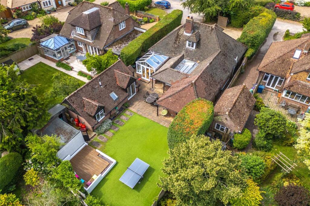House in Hambleden, Buckinghamshire - View 4