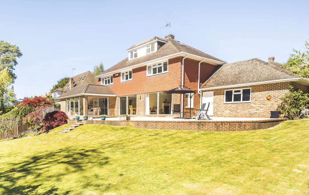 Main image of property: Manor Close, Tunbridge Wells, TN4