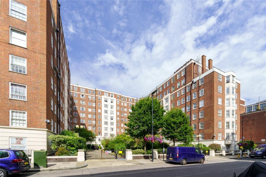 2-bed flat on Edgware Road, London, W2, £475,000