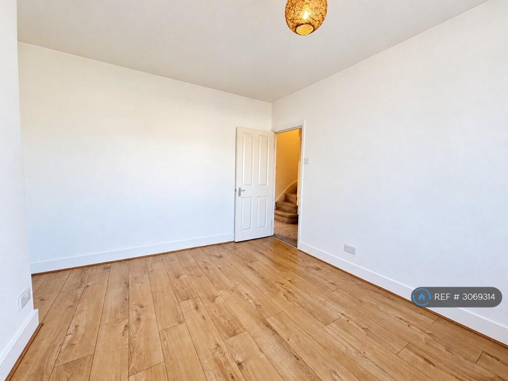 House in Ilford - View 4