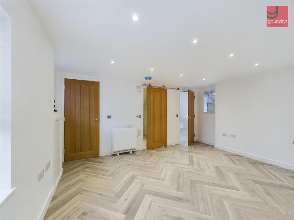 Apartment in Truro - View 4