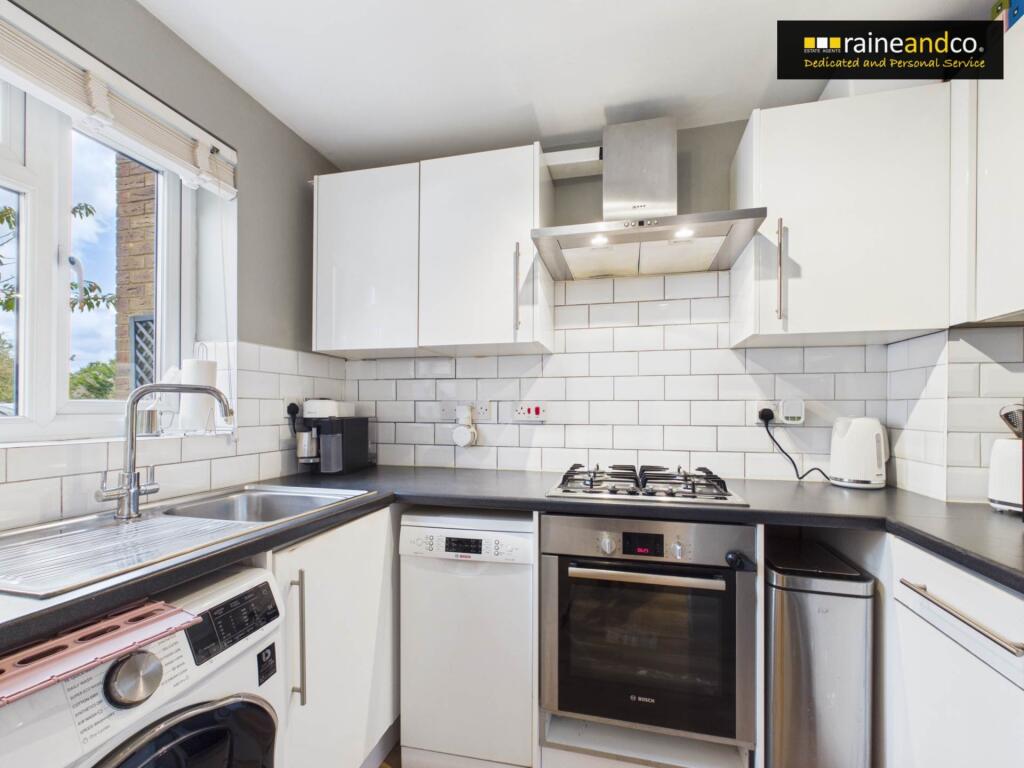 House in Potters Bar, Cranborne - View 5