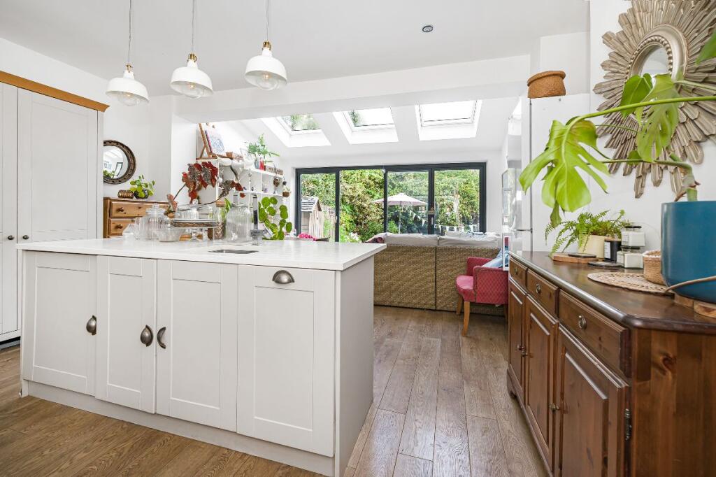 House in London, St Margarets - View 5