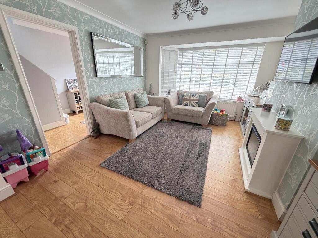 House in Dunstable, Central Bedfordshire - View 4