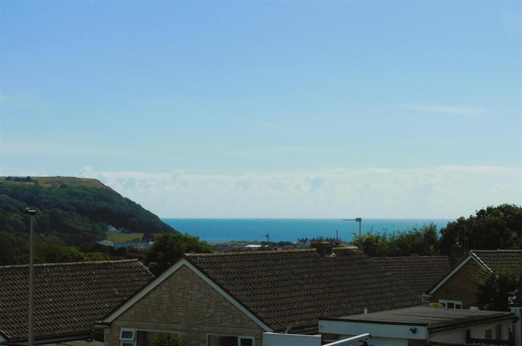 House in East Devon, Seaton - More