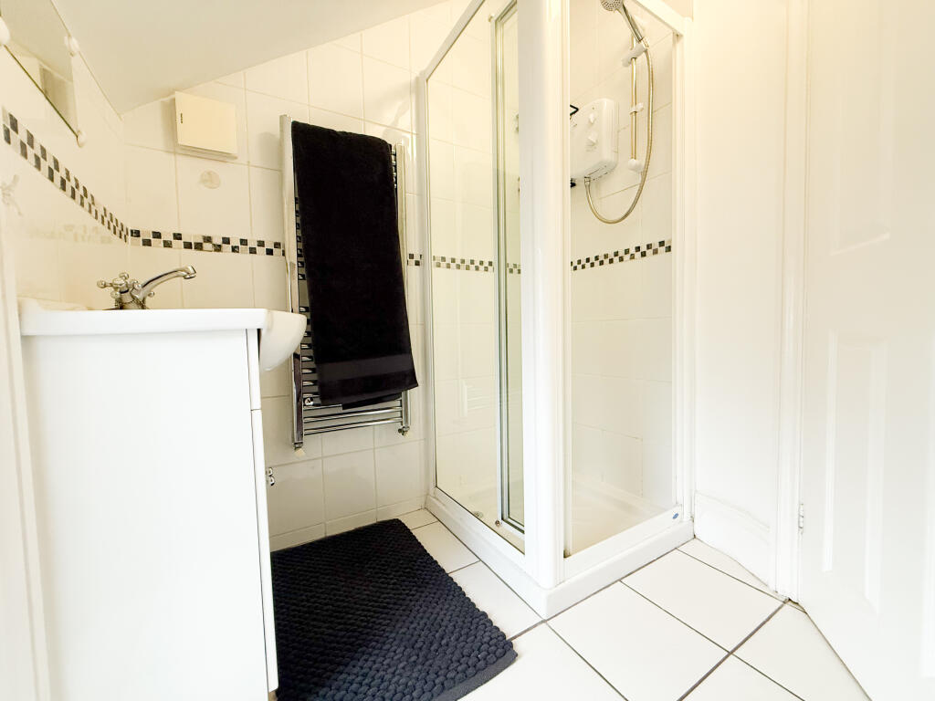 Apartment in Teignbridge, Dawlish - More