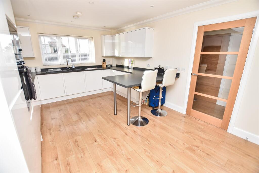 High Road, Benfleet – pohled 6