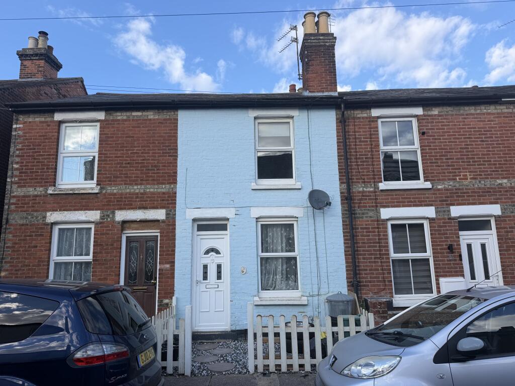 Main image of property: 21, Lucas Road, Colchester, CO2 7EP