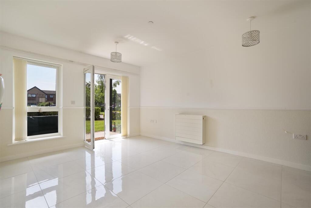 Flat 1, White Willows, 70, Dyche Road Sheffield, S8 8DS photo 3