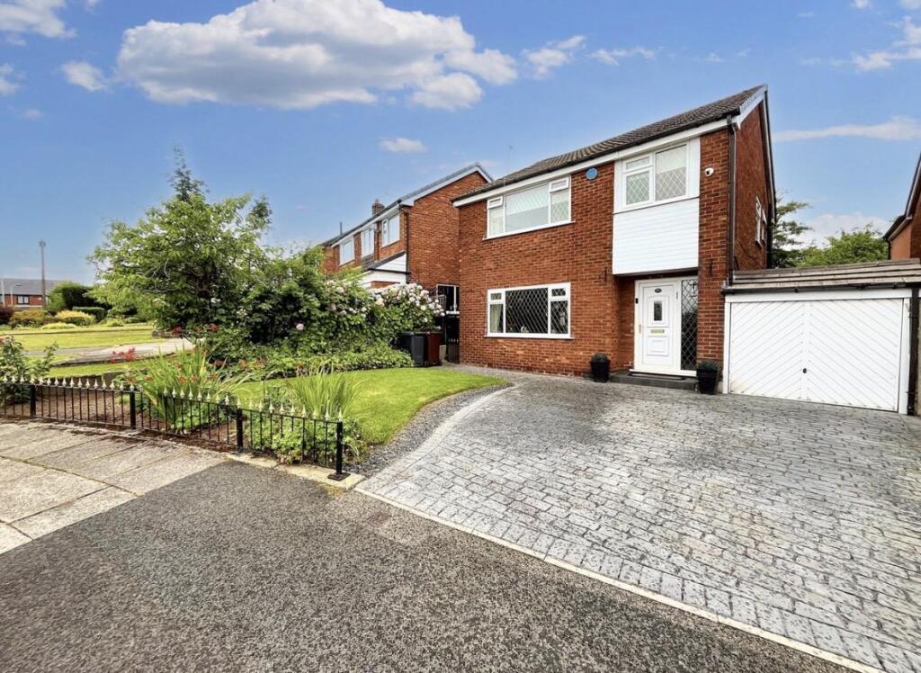 Rhodes Drive, Bury photo 2