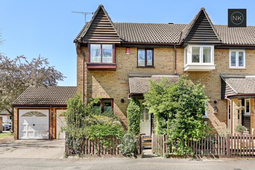 Main image of property: Slade End, Theydon Bois, Epping, Essex, CM16 7EP