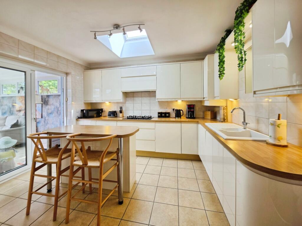 House in Staffordshire Moorlands, Biddulph - More