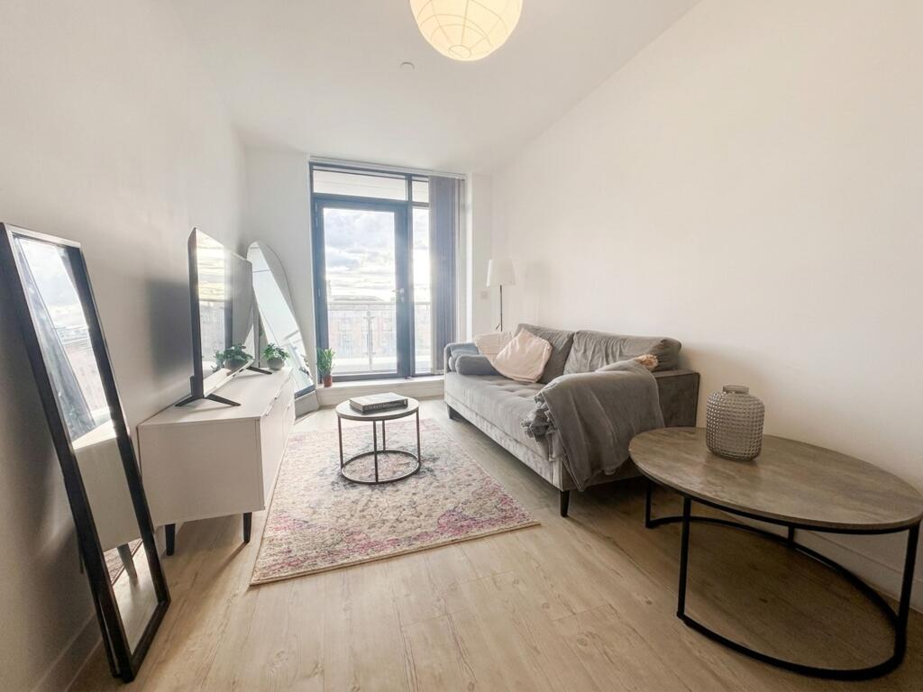 Apartment in Salford, Greater Manchester - View 4