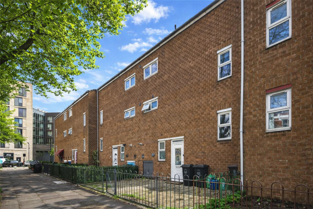 Main image of property: Amhurst Road, London, E8 1LL