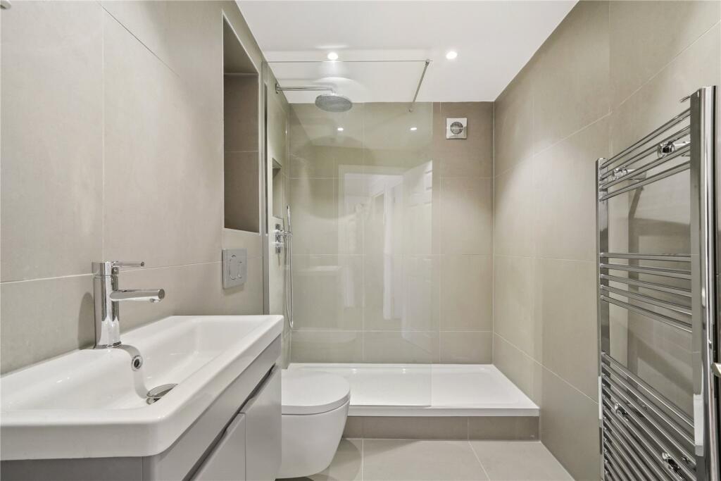 Apartment in London - More