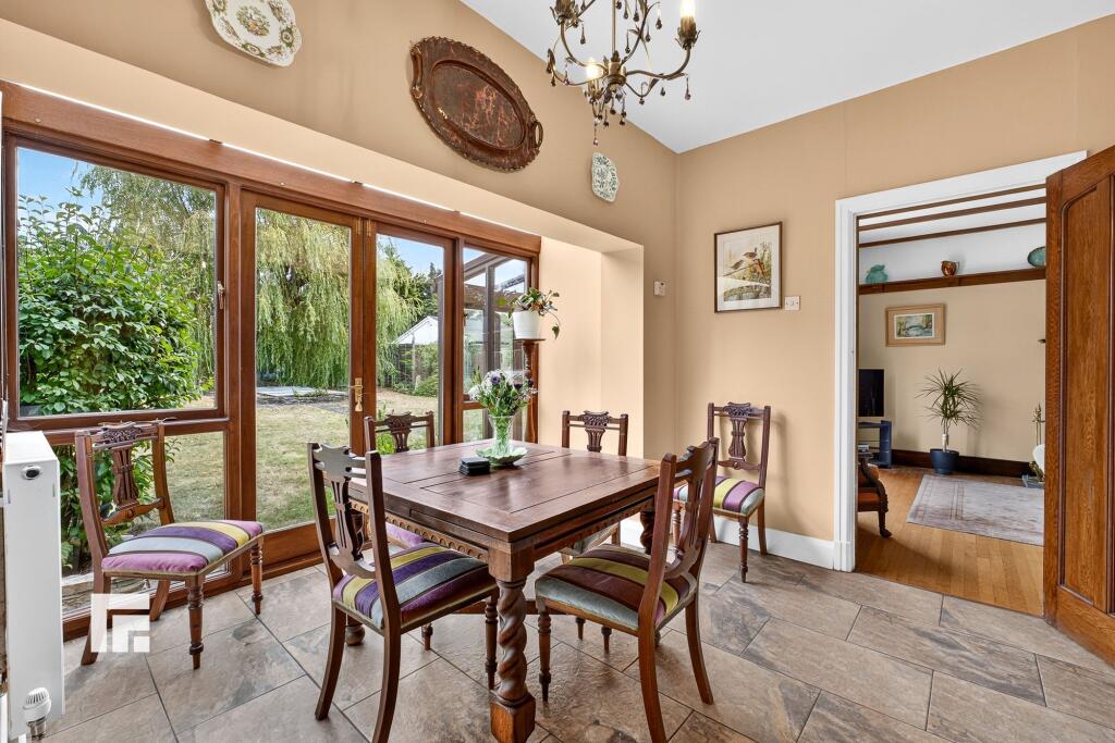House in Sully, Swanbridge - More