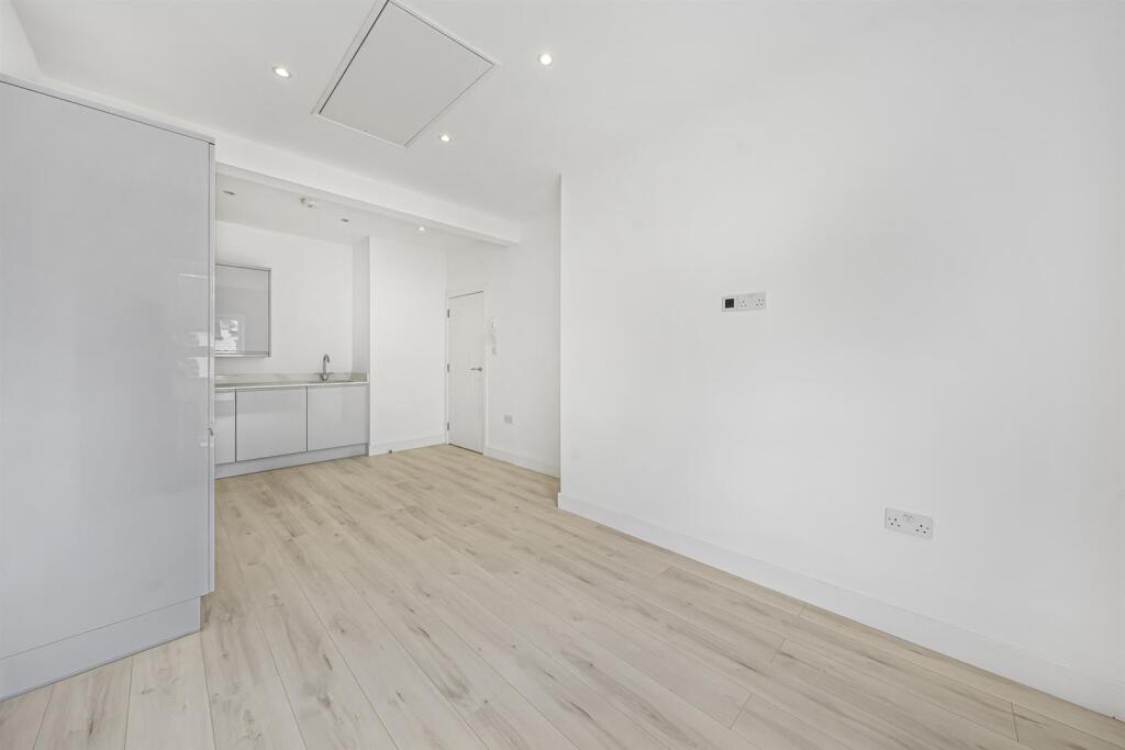 Apartment in London - More