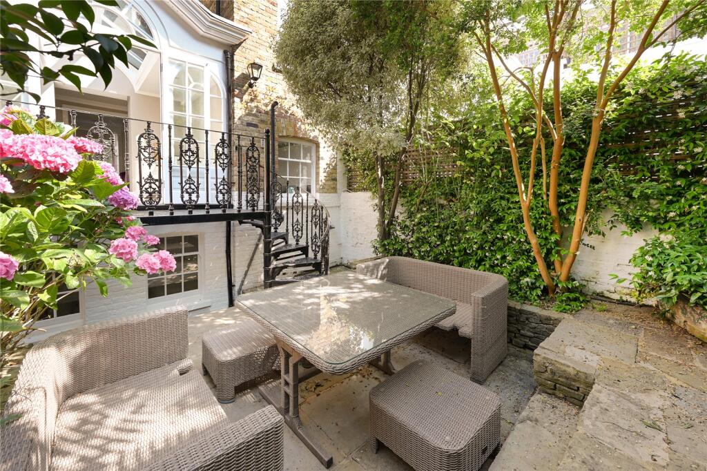 House in London, Royal Borough of Kensington and Chelsea - View 4
