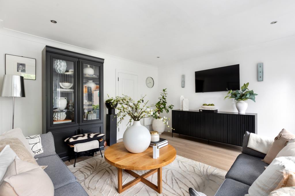 Main image of property: 44 Poolbeg Quay, Pigeon House Road, Ringsend, Dublin 4, D04 T320