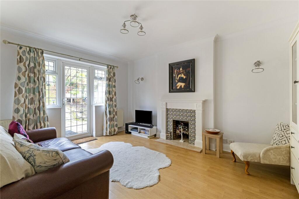 Whitelands Avenue, Chorleywood, Rickmansworth, Hertfordshire, WD3 photo 2