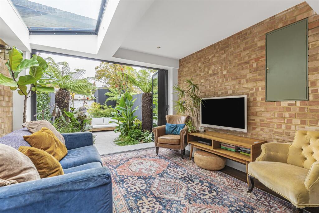 Sandycombe Road, Richmond, TW9 photo 3