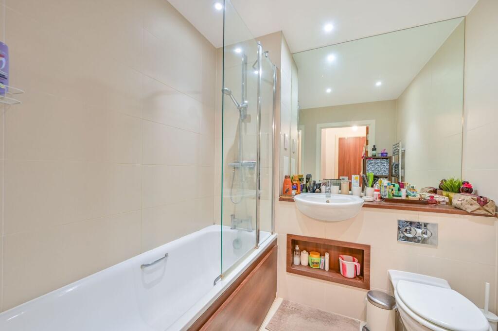 Apartment in London - View 5