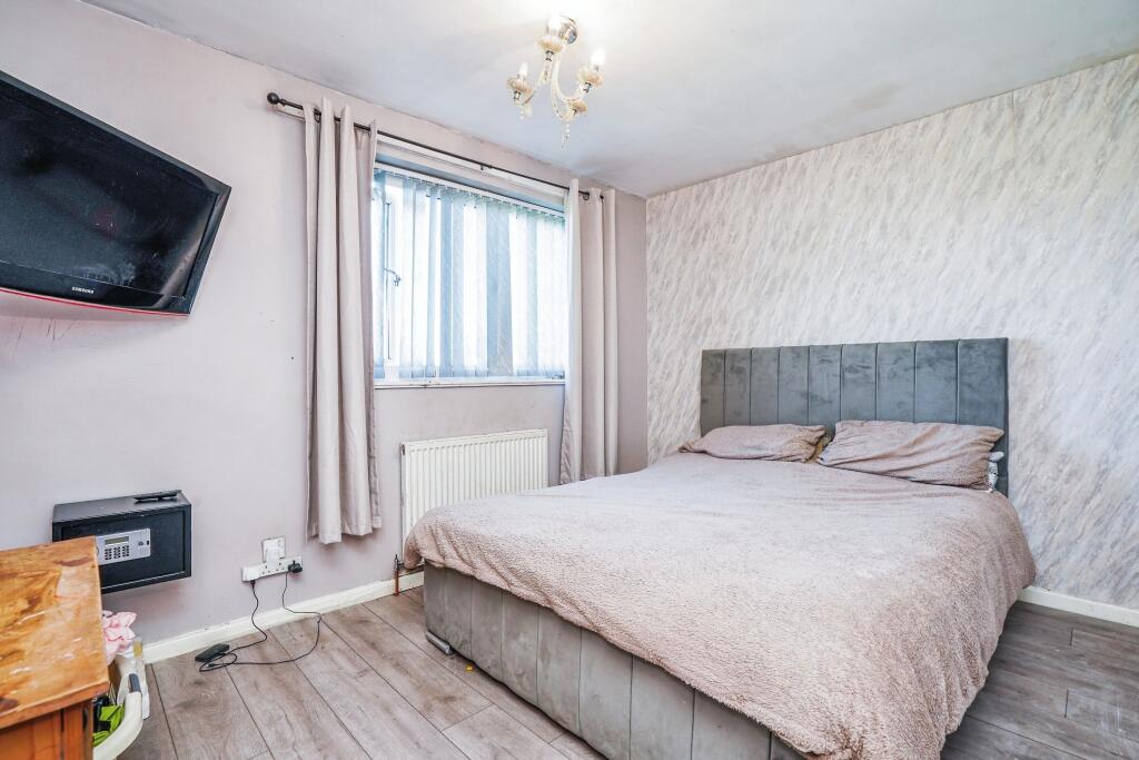 Northcote Crescent, Leeds, LS11 photo 3
