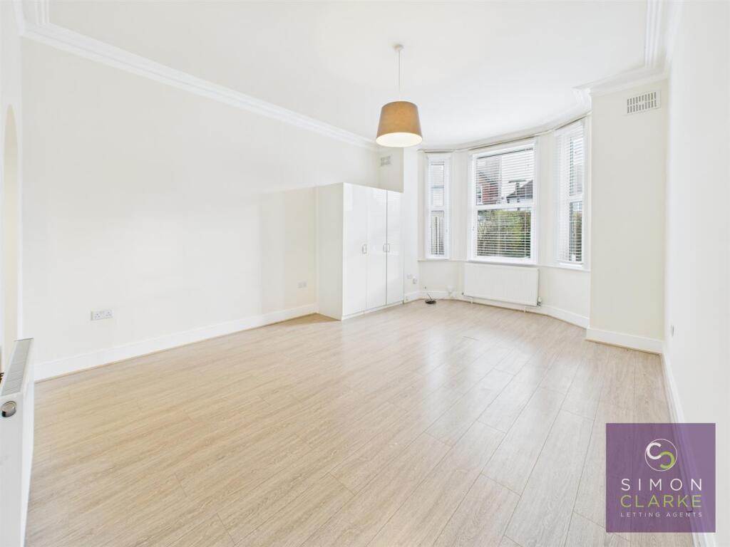 Main image of property: Fortis Green, East Finchley, N2