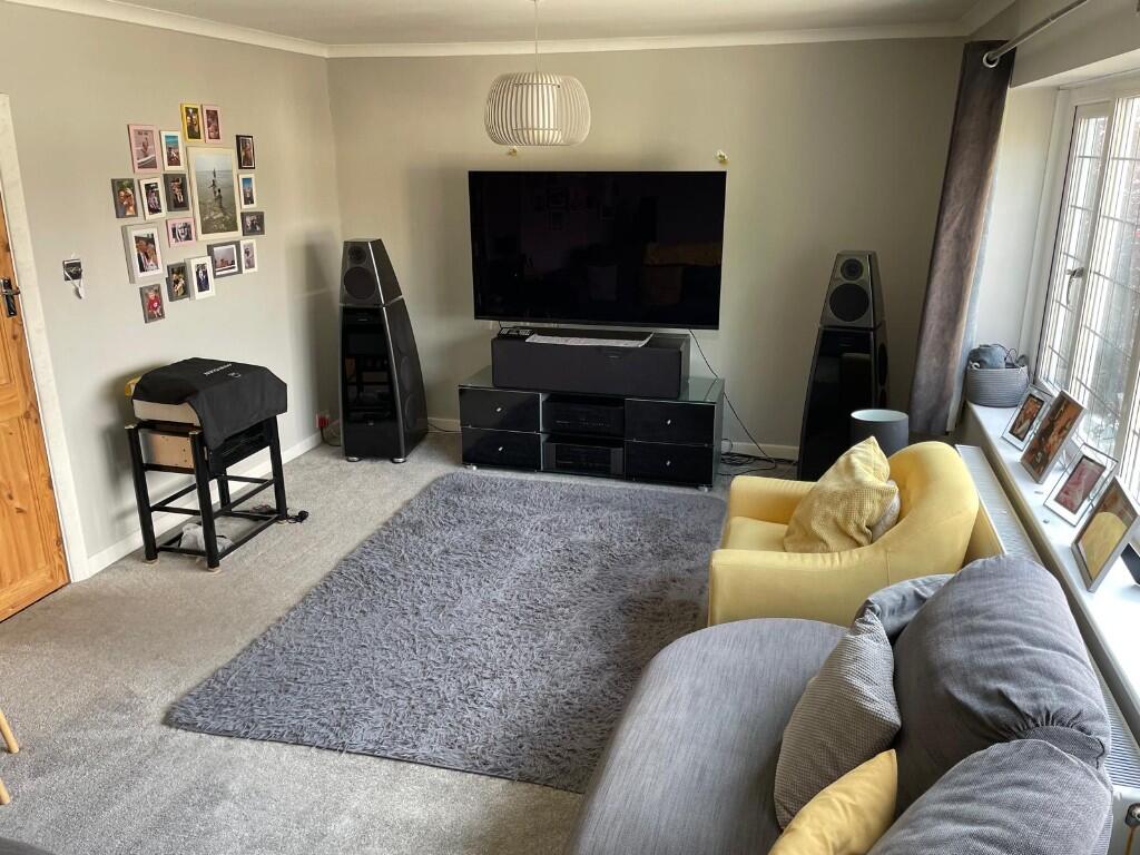 Worplesdon Road, Guildford, Surrey, GU2 photo 2
